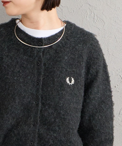 FRED PERRY（フレッドペリー）の「【WEB先行予約】[FRED PERRY/フレッドペリー] 別注 ワンポイントロゴ刺繍 クロップド丈シャギーニットカーディガン（カーディガン/ボレロ・レディース・チャコール/レンガ/オートミール・10/8）」の14枚目の写真