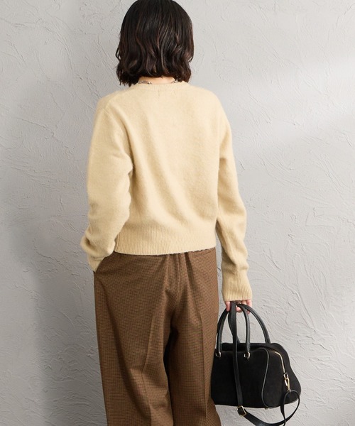 FRED PERRY（フレッドペリー）の「【WEB先行予約】[FRED PERRY/フレッドペリー] 別注 ワンポイントロゴ刺繍 クロップド丈シャギーニットカーディガン（カーディガン/ボレロ・レディース・チャコール/レンガ/オートミール・10/8）」の17枚目の写真