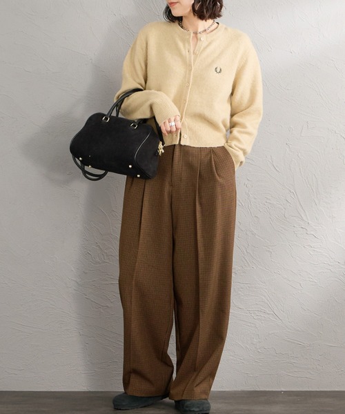 FRED PERRY（フレッドペリー）の「【WEB先行予約】[FRED PERRY/フレッドペリー] 別注 ワンポイントロゴ刺繍 クロップド丈シャギーニットカーディガン（カーディガン/ボレロ・レディース・チャコール/レンガ/オートミール・10/8）」の5枚目の写真