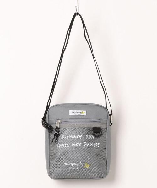 RiNc (リンク)の「【 MARK GONZALES 】 メッシュポケット ミニショルダーバッグ(ショルダーバッグ・メンズ・ブラック/オフホワイト/ブラック系/グレー・FREE)」の4枚目の写真