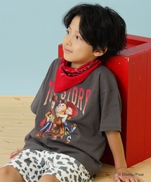 and D. petit main（アンドディープティマイン）の「【DISNEY/PIXAR/Toy Story】トイストーリー/集合アート ワイド半袖Tシャツ（Tシャツ/カットソー）」