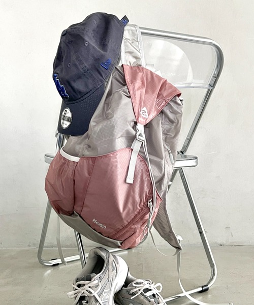 HEISAN(ハイサン)の「【日本未発売/WEB限定】Heisan(ハイサン)/超軽量 大容量 A4サイズ収納可 25L 折りたためる パッカブル エッグシュートバッグ バックパック リュック/Eggchute Bag(バックパック/リュック・レディース・ピンク/グレイッシュベージュ・FREE)」の16枚目の写真