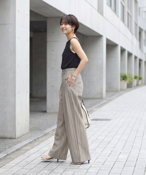 STYLE DELI（スタイルデリ）の「麻調ストライプ柄ワイドパンツ（その他パンツ・レディース・ブラウン系その他/サンドベージュ・FREE）」の4枚目の写真