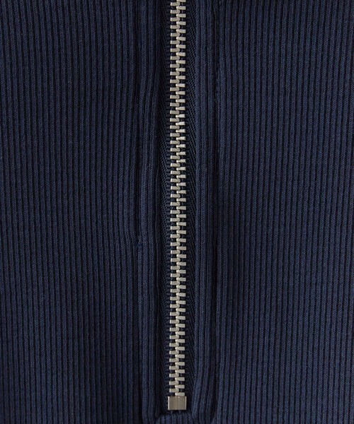 Calvin Klein(カルバン・クライン)の「Calvin Klein/ SS WOVEN LABEL 2X2 BABY RIB ZIP MOCK NK / 47G240G 夏服(Tシャツ/カットソー・レディース・ブラック/ホワイト・M/S)」の5枚目の写真