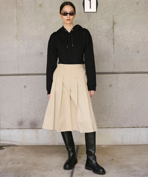 UNFORM(アンフォーム)の「【2026AW Debut】【UNFORM】ミモレ丈タックスカート(スカート・レディース・ベージュ/ネイビー・1/0)」の7枚目の写真