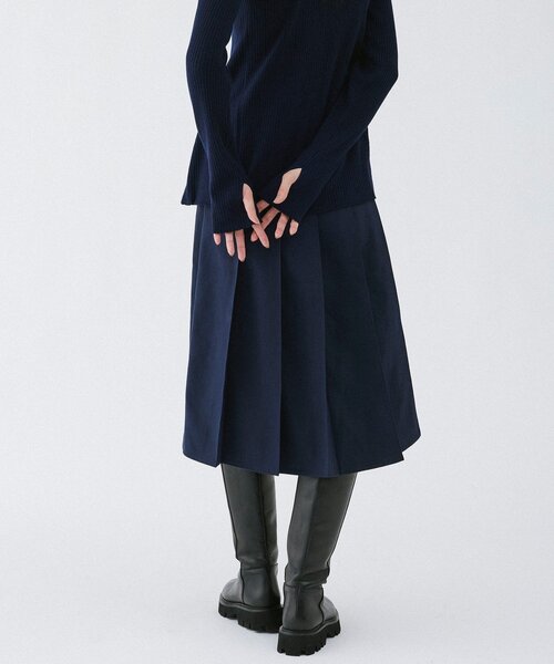 UNFORM(アンフォーム)の「【2026AW Debut】【UNFORM】ミモレ丈タックスカート(スカート・レディース・ベージュ/ネイビー・1/0)」の22枚目の写真