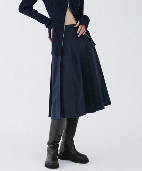 UNFORM(アンフォーム)の「【2026AW Debut】【UNFORM】ミモレ丈タックスカート(スカート・レディース・ベージュ/ネイビー・1/0)」の2枚目の写真