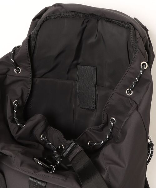 A.P.C.（アーペーセー）の「Trek 2.0 リュックサック（バックパック/リュック・メンズ・ブラック・ONESIZE）」の4枚目の写真