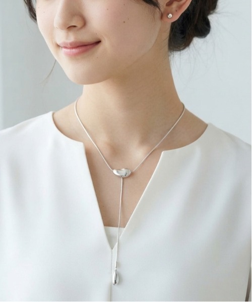 ALWAYS GOOD TIME(オルウェイズグッドタイム)の「【ステンレスチェーン】Y字ドロップネックレス / スライドボール ロングネックレス(ネックレス・レディース・シルバー・FREE)」の2枚目の写真