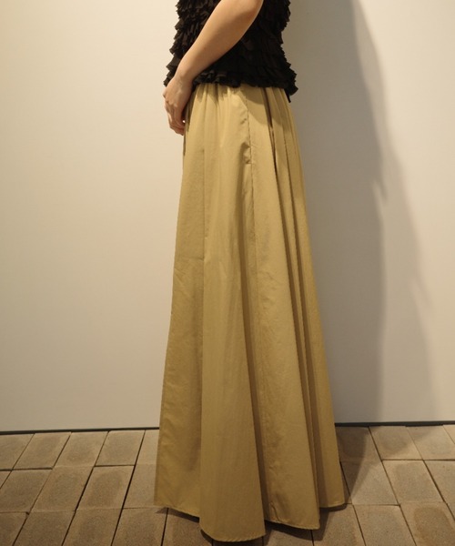 CLANE(クラネ)の「CLANE SLIT FLARE SKIRT(スカート・レディース・ブラック/ホワイト/ベージュ・1/2)」の8枚目の写真