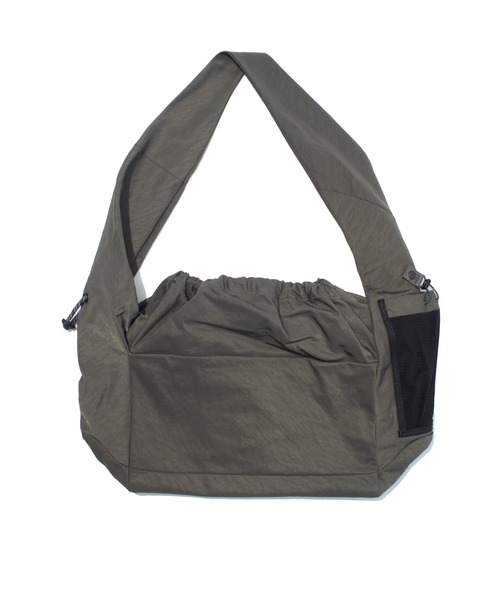 F/CE. (エフシーイー)の「F/CE. TEXTURED TWILL FUROSHIKI 2WAY SHOULDER / エフシーイー テクスチャード ツイル フロシキ 2ウェイ ショルダー(ショルダーバッグ・メンズ・ベージュ/ブラック/チャコール・FREE)」の15枚目の写真