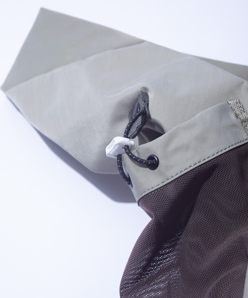 F/CE. (エフシーイー)の「F/CE. TEXTURED TWILL FUROSHIKI 2WAY SHOULDER / エフシーイー テクスチャード ツイル フロシキ 2ウェイ ショルダー(ショルダーバッグ・メンズ・ベージュ/ブラック/チャコール・FREE)」の10枚目の写真