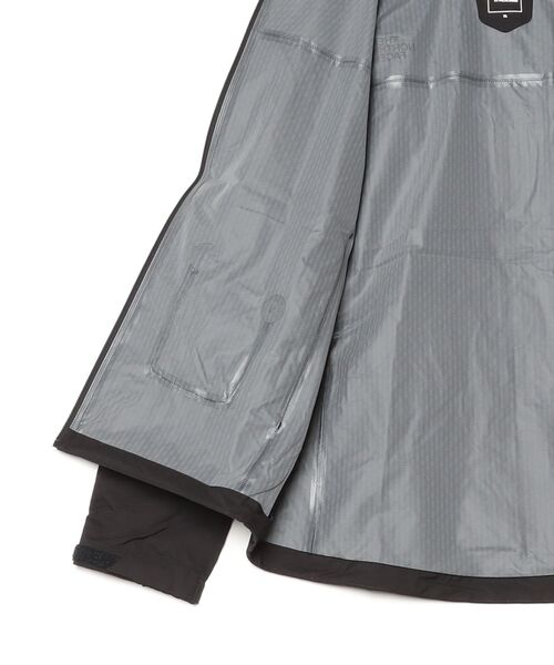 THE NORTH FACE(ザノースフェイス)の「ザ・ノースフェイス / ベンチャージャケット NPW62515(レディース)(マウンテンパーカー・レディース・ブラック・LARGE/X-LARGE/MEDIUM)」の2枚目の写真