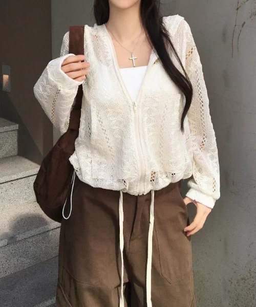 FAVORITO（ファヴォリート）の「パンチングレースフード付きジャケット（その他アウター・レディース・ブラック/ベージュ・F）」の20枚目の写真