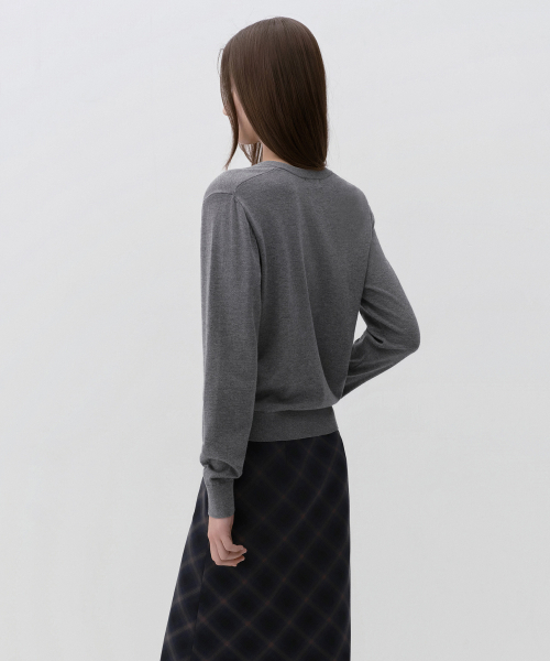 MUSINSA STANDARD WOMAN（ムシンサスタンダードウーマン）の「ウィメンズエッセンシャルヘンリーネックニット[ミディアムグレー]（ニット/セーター・レディース・その他・LARGE/X-SMALL/SMALL/MEDIUM）」の3枚目の写真