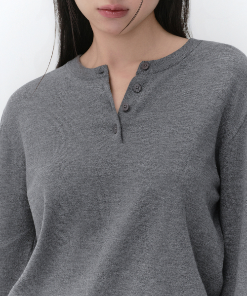 MUSINSA STANDARD WOMAN（ムシンサスタンダードウーマン）の「ウィメンズエッセンシャルヘンリーネックニット[ミディアムグレー]（ニット/セーター・レディース・その他・LARGE/X-SMALL/SMALL/MEDIUM）」の4枚目の写真
