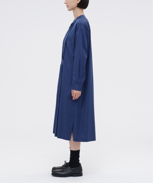 MARGARET HOWELL(マーガレットハウエル)の「COTTON SILK POPLIN(ワンピース・レディース・ブルー・2/1)」の2枚目の写真