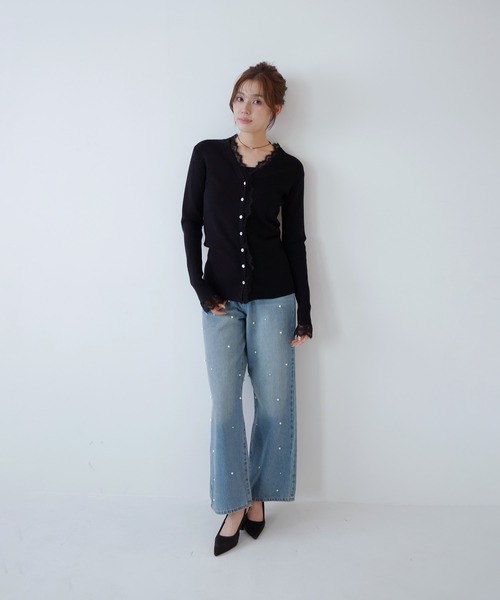 AMUU. PRECIEUSE(アムープレシューズ)の「レーストリムVネックニットカーデ(カーディガン/ボレロ・レディース・レッド/チャコールグレー/ブラック/アイボリー・FREE)」の14枚目の写真