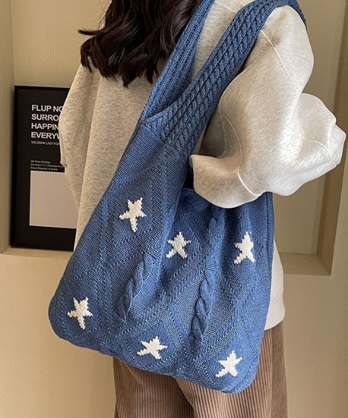 SHEPP(シープ)の「【26年秋冬新作】スター刺繍 ケーブルニット トートバッグ(トートバッグ・レディース・ブルー/ベージュ/ネイビー/ブラウン/アイボリー・F)」の1枚目の写真