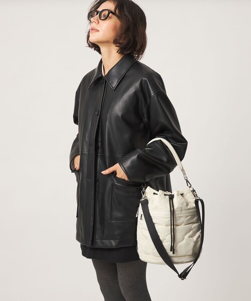 green label relaxing(グリーンレーベルリラクシング)の「【WEB限定】<PARTE>キルティング ドロストバッグ / ショルダーバッグ はっ水(ショルダーバッグ・レディース・ブラック/オフホワイト/モカ/オリーブ・FREE)」の2枚目の写真