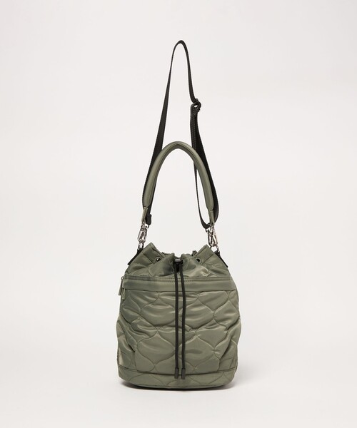 green label relaxing(グリーンレーベルリラクシング)の「【WEB限定】<PARTE>キルティング ドロストバッグ / ショルダーバッグ はっ水(ショルダーバッグ・レディース・ブラック/オフホワイト/モカ/オリーブ・FREE)」の12枚目の写真