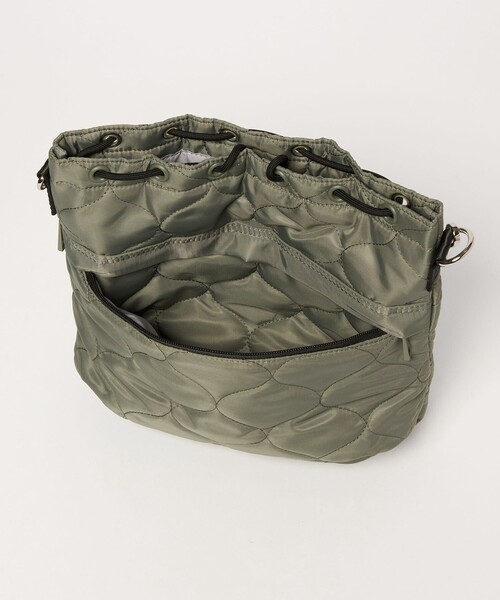green label relaxing(グリーンレーベルリラクシング)の「【WEB限定】<PARTE>キルティング ドロストバッグ / ショルダーバッグ はっ水(ショルダーバッグ・レディース・ブラック/オフホワイト/モカ/オリーブ・FREE)」の18枚目の写真