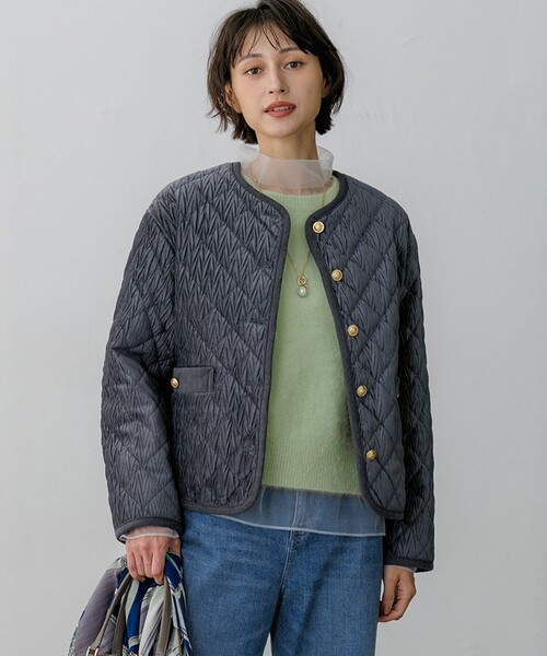 23区 S(ニジュウサンクチイサイサイズ)の「ベロアキルト ノーカラージャケット(その他アウター・レディース・アイボリー系/グレー系/ダークブラウン系・32)」の2枚目の写真