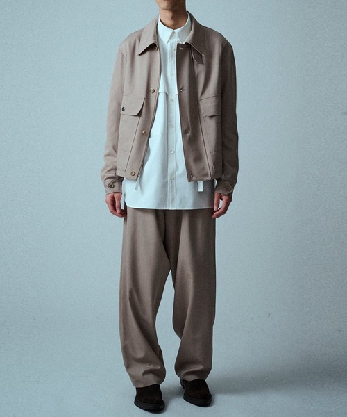 UJOH（ウジョー）の「【UJOH】Utility Compact Blouson（ブルゾン・メンズ・グレイッシュベージュ/ブラック・4/5）」の4枚目の写真
