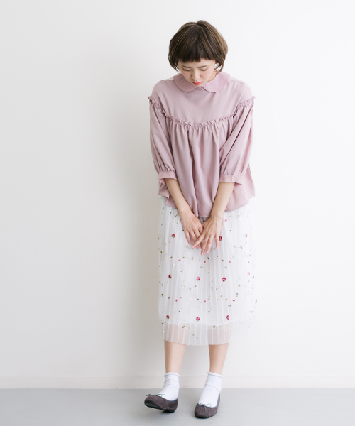 merlot plus(メルロープリュス)の「丸襟デコルテフリルシフォンブラウス2805(シャツ/ブラウス・レディース・ブラック/オフホワイト/ピンク・FREE)」の5枚目の写真