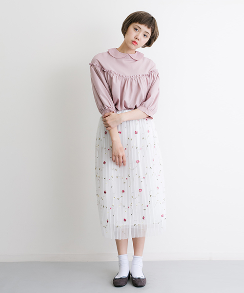 merlot plus(メルロープリュス)の「丸襟デコルテフリルシフォンブラウス2805(シャツ/ブラウス・レディース・ブラック/オフホワイト/ピンク・FREE)」の6枚目の写真