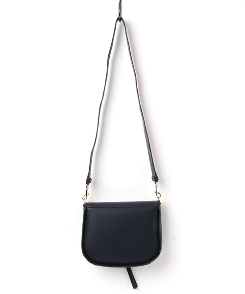 TOMMY HILFIGER(トミーヒルフィガー)の「レザーサドルバッグ(ショルダーバッグ・レディース・キャメル/ネイビー・FREE)」の3枚目の写真