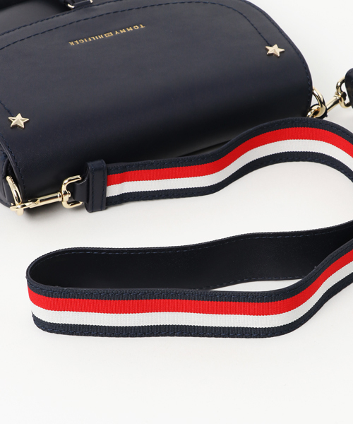 TOMMY HILFIGER(トミーヒルフィガー)の「レザーサドルバッグ(ショルダーバッグ・レディース・キャメル/ネイビー・FREE)」の5枚目の写真