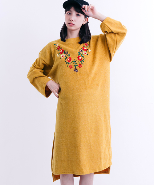 MERLOT（メルロー）の「起毛フラワー刺繍サイドスリットチュニック1240（チュニック・レディース・マスタード/オフホワイト/グレー/ブラック/ワイン・FREE）」の19枚目の写真