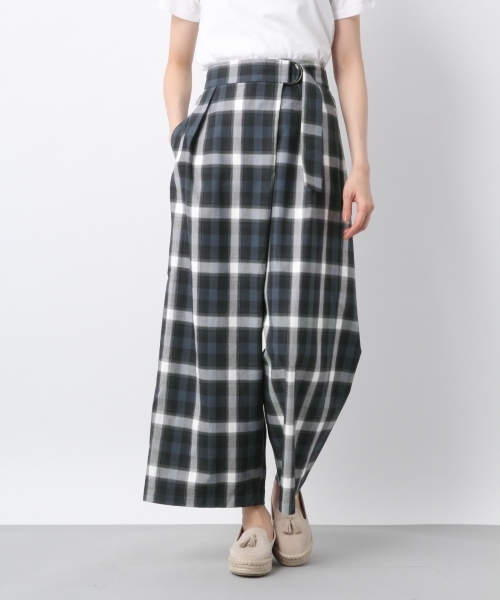 LEPSIM(レプシィム)の「C/Lガララップワイドパンツ 785570(その他パンツ・レディース・ベージュ/ネイビー/ストライプ・MEDIUM/LARGE)」の2枚目の写真