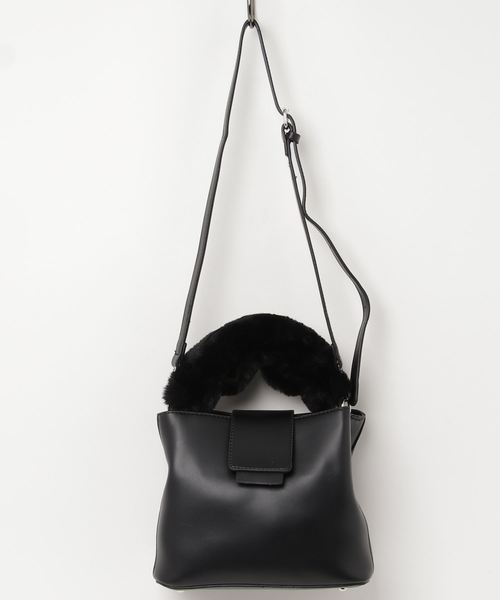 KOBE LETTUCE（コウベレタス）の「エコファーハンドルスクエアショルダーバッグ（ショルダーバッグ・レディース・ブラック/ベージュ/カーキ/キャメル・FREE）」の2枚目の写真