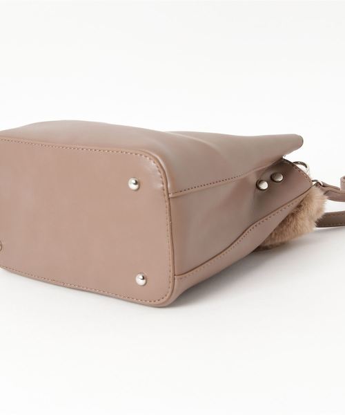 KOBE LETTUCE（コウベレタス）の「エコファーハンドルスクエアショルダーバッグ（ショルダーバッグ・レディース・ブラック/ベージュ/カーキ/キャメル・FREE）」の11枚目の写真