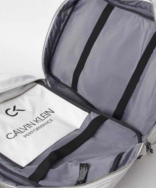 CALVIN KLEIN PERFORMANCE(カルバンクラインパフォーマンス)の「モデュラーバックパック(バックパック/リュック・レディース・ホワイト・FREE)」の4枚目の写真