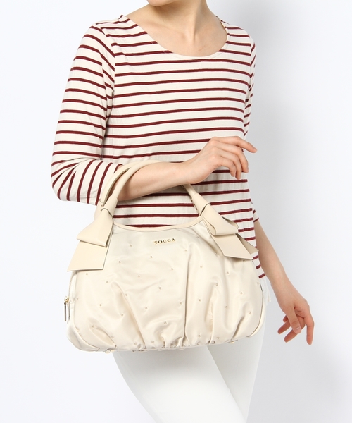 (K08256）トッカ TOCCA STARバッグ ナイロンスタッズハンドバッグ K08256）トッカ TOCCA STARバッグ ナイロンスタッズハンドバッグ
