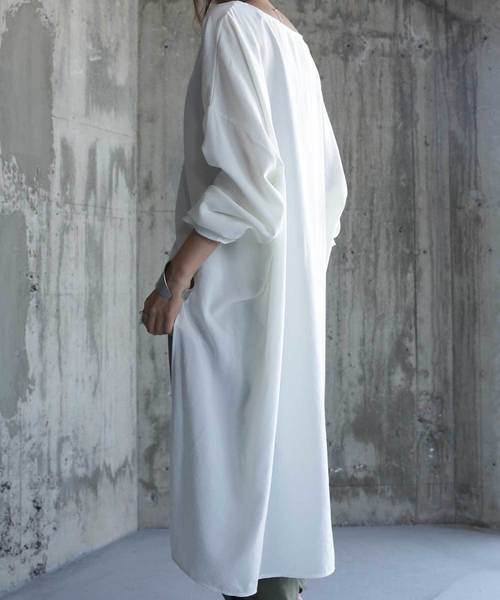 antiqua（アンティカ）の「Ｖネックワイドトップス（Tシャツ/カットソー・レディース・ブラック/オフホワイト/モカ・FREE）」の6枚目の写真