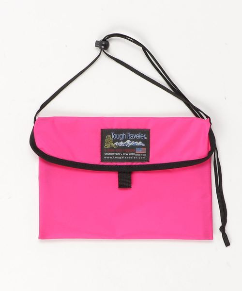 Tough Traveler（タフトラベラー）の「Flap Neck Pouch L（ショルダーバッグ・レディース・ブラック/ベージュ/パープル/ネイビー/ターコイズブルー/ライム/オレンジ/クリア/ホワイト系その他/ブラック系その他/ブルー系その他/ピンク系その他/ホワイト系その他3/ブラック系その他3/ピンク系その他2・FREE）」の14枚目の写真