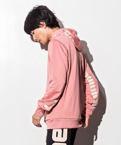 hummel(ヒュンメル)の「hummel(ヒュンメル)プルオーバーパーカー(パーカー・メンズ・カーキ/ピンク/ブラック/ネイビー・S/M/L)」の15枚目の写真