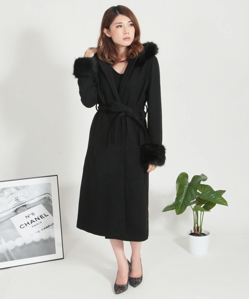 Julia Boutique(ジュリアブティック)の「フード付きフェイクファーロングコート・ガウンコート/510533(その他アウター)」|ブラック