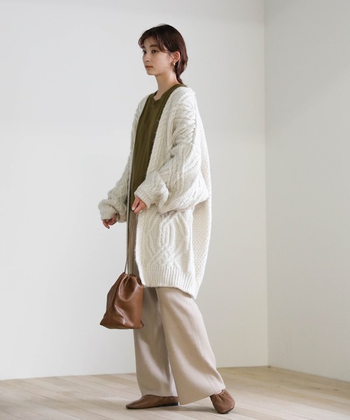 select MOCA（セレクトモカ）の「ランダムケーブル編みニット