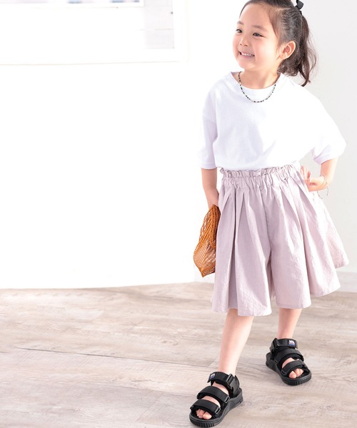 classicalelf（クラシカルエルフ）の「キッズ サイドスリット入りビッグシルエットミドル丈無地Tシャツ(半袖)（Tシャツ/カットソー・キッズ・ブラウン/ブラック/ベージュ/ホワイト・130/140/150/160）」の2枚目の写真