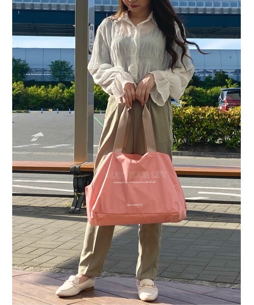 & chouette(アンドシュエット)の「カラフルショッピングバッグ(エコバッグ/サブバッグ・レディース・グレー/ローズ/ブラック/ブルー/カーキ/イエロー/オレンジ/ネイビー/ピンク/ブラウン/ベージュ/ライトブルー/レッド・FREE)」の19枚目の写真
