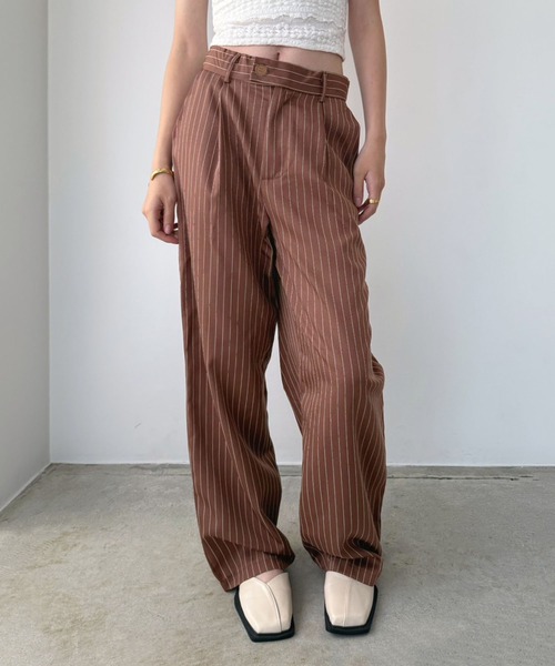 Jewelobe（ジュエローブ）の「【柄と素材が選べる】ハイウエストセミワイドタックパンツ（スラックス・レディース・ブラック/ベージュ/グレー/ピンク/グリーン/イエロー/ブラック系その他/グレー系その他/ベージュ系その他/ライトグレー/ブラウン・S/M/L）」の6枚目の写真