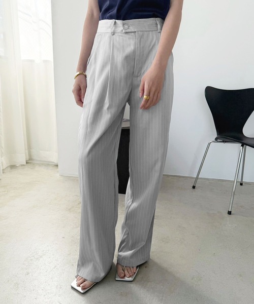 Jewelobe（ジュエローブ）の「【柄と素材が選べる】ハイウエストセミワイドタックパンツ（スラックス・レディース・ブラック/ベージュ/グレー/ピンク/グリーン/イエロー/ブラック系その他/グレー系その他/ベージュ系その他/ライトグレー/ブラウン・S/M/L）」の4枚目の写真