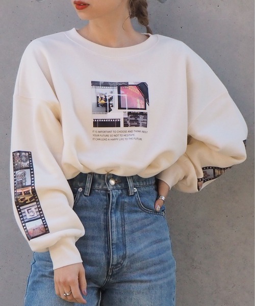 tiptop(ティップトップ)の「2020AW 裏起毛フォトプリントプルオーバー(スウェット・レディース・オフホワイト/アイボリー/ブラック/スミクロ/ライトベージュ/ベージュ・FREE)」の3枚目の写真