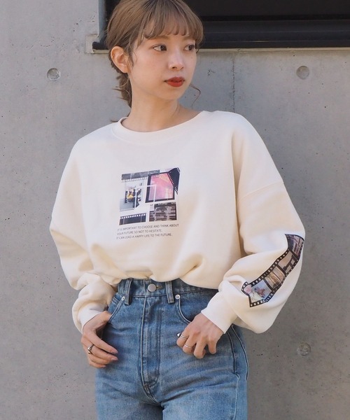 tiptop(ティップトップ)の「2020AW 裏起毛フォトプリントプルオーバー(スウェット・レディース・オフホワイト/アイボリー/ブラック/スミクロ/ライトベージュ/ベージュ・FREE)」の7枚目の写真
