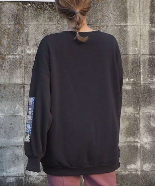 tiptop(ティップトップ)の「2020AW 裏起毛フォトプリントプルオーバー(スウェット・レディース・オフホワイト/アイボリー/ブラック/スミクロ/ライトベージュ/ベージュ・FREE)」の19枚目の写真